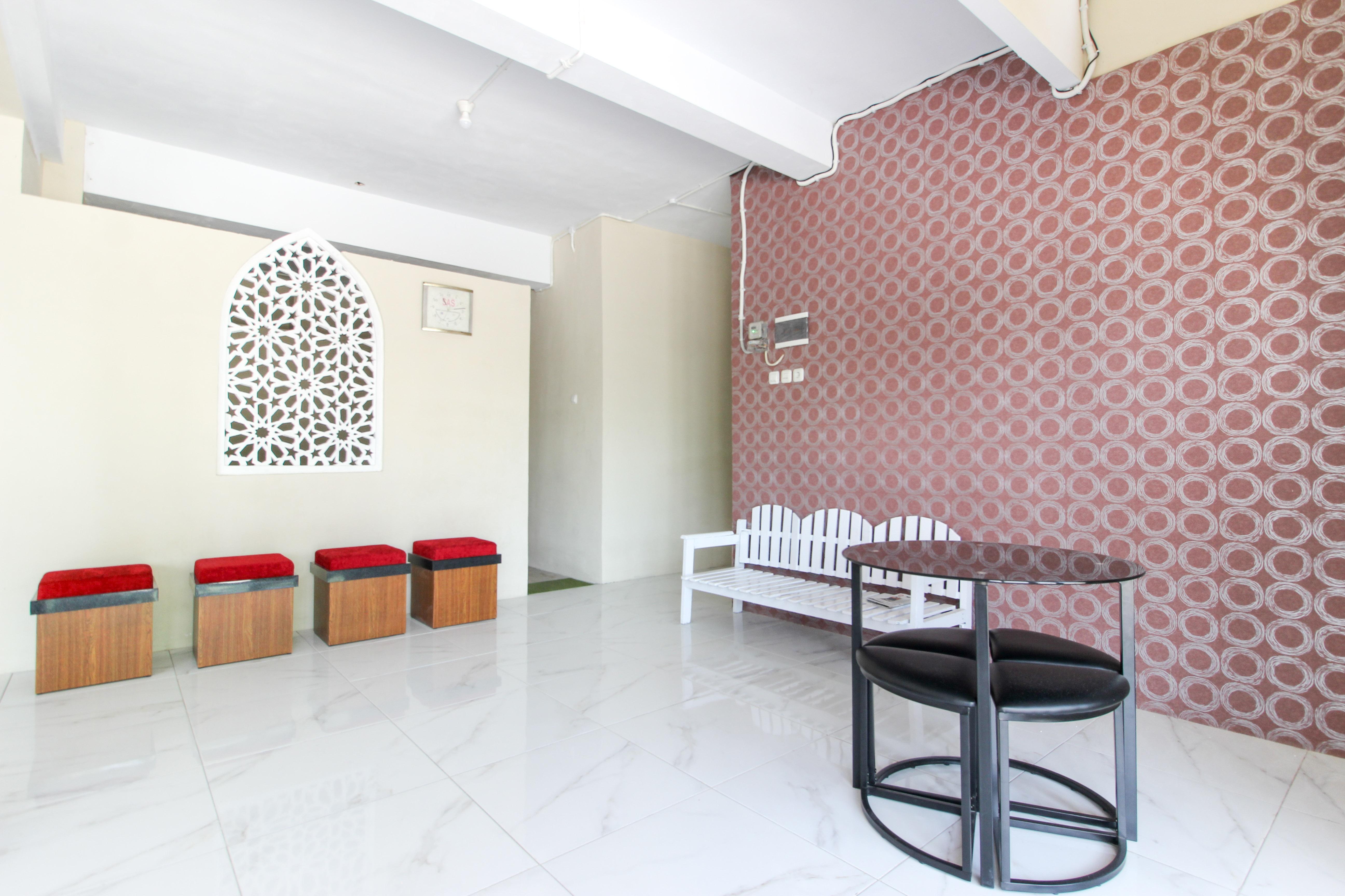 RedDoorz near Jogja Kembali Monument 3 Hotel Kalasan Exterior foto