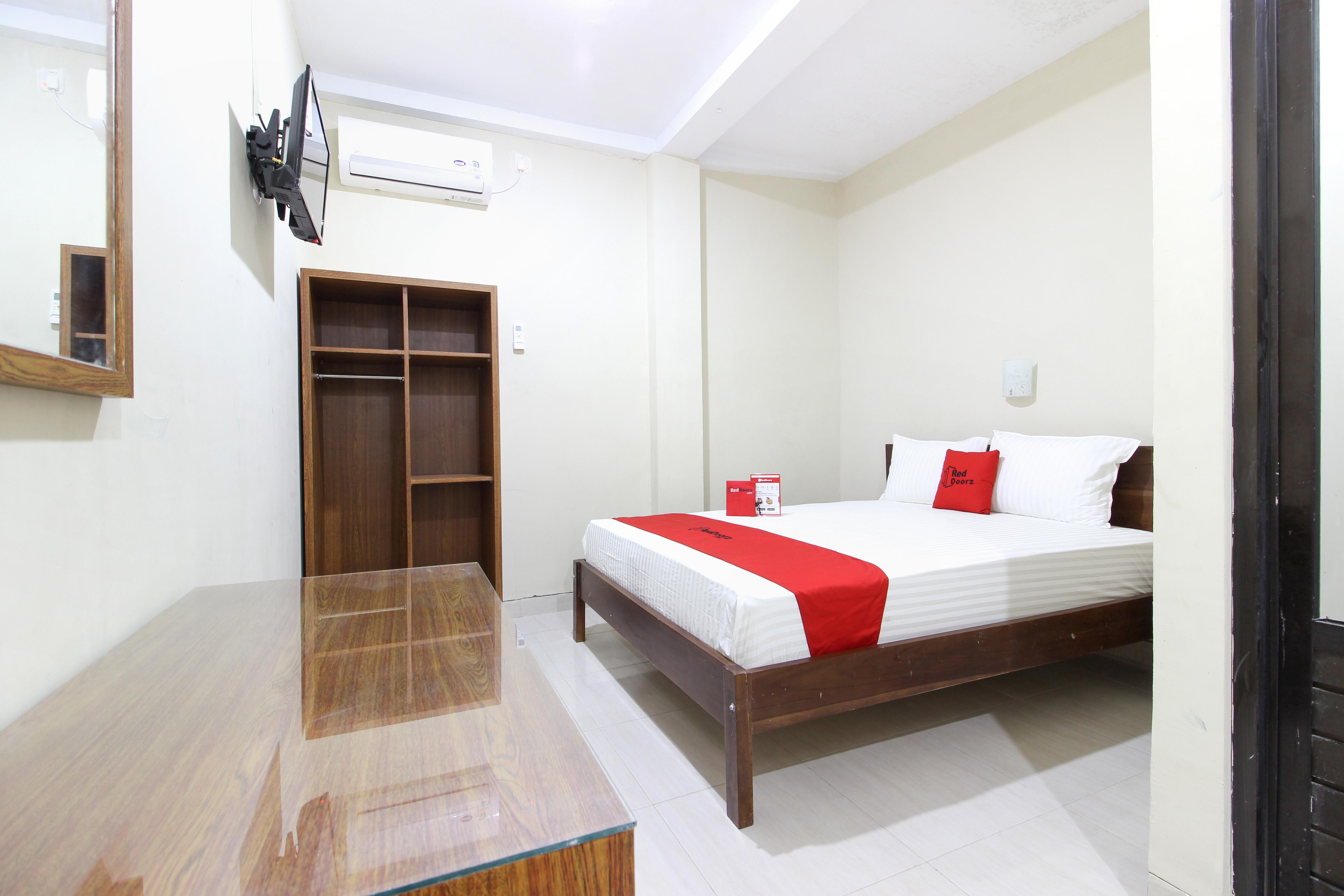 RedDoorz near Jogja Kembali Monument 3 Hotel Kalasan Exterior foto