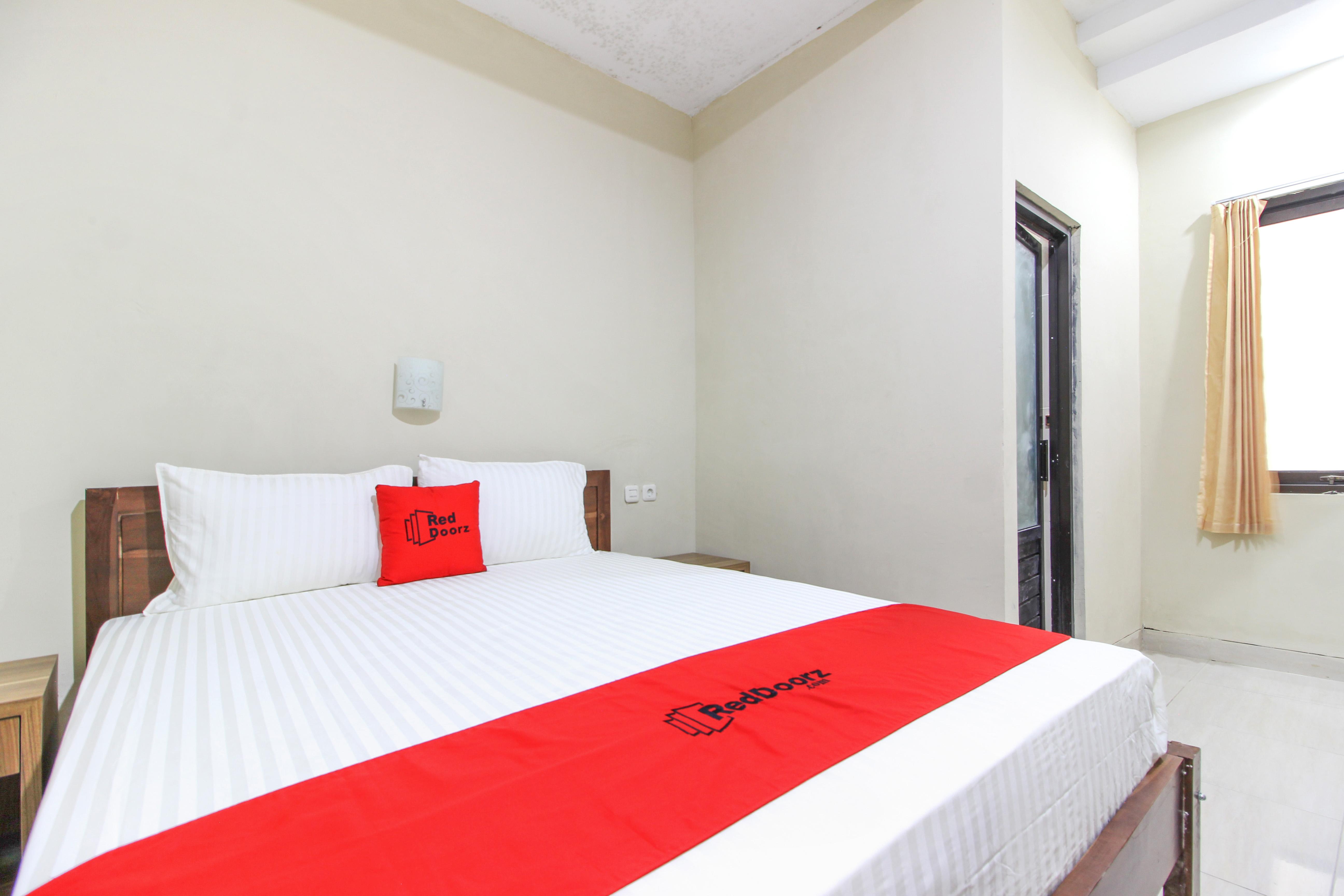 RedDoorz near Jogja Kembali Monument 3 Hotel Kalasan Exterior foto