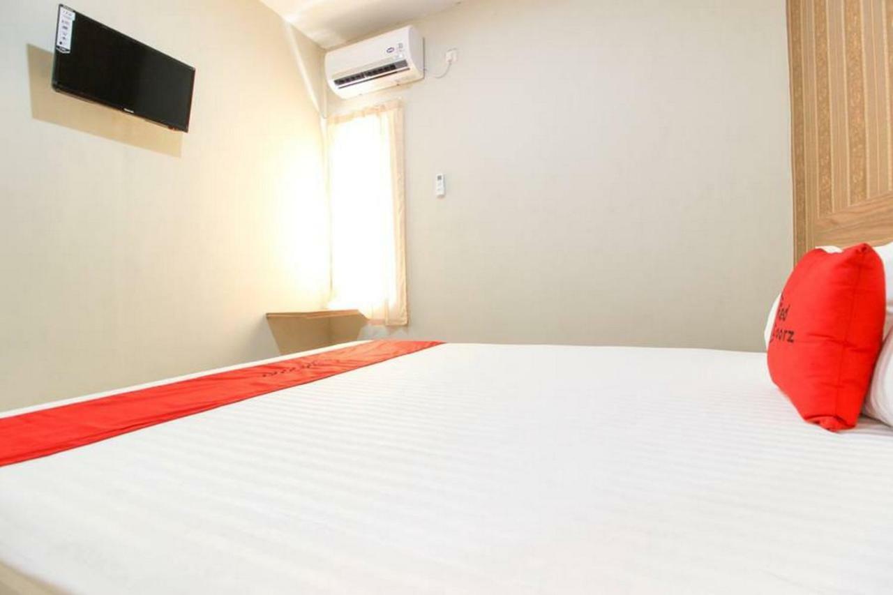 RedDoorz near Jogja Kembali Monument 3 Hotel Kalasan Exterior foto