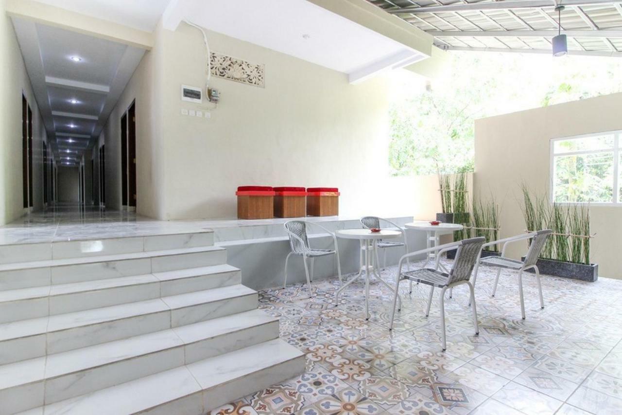 RedDoorz near Jogja Kembali Monument 3 Hotel Kalasan Exterior foto
